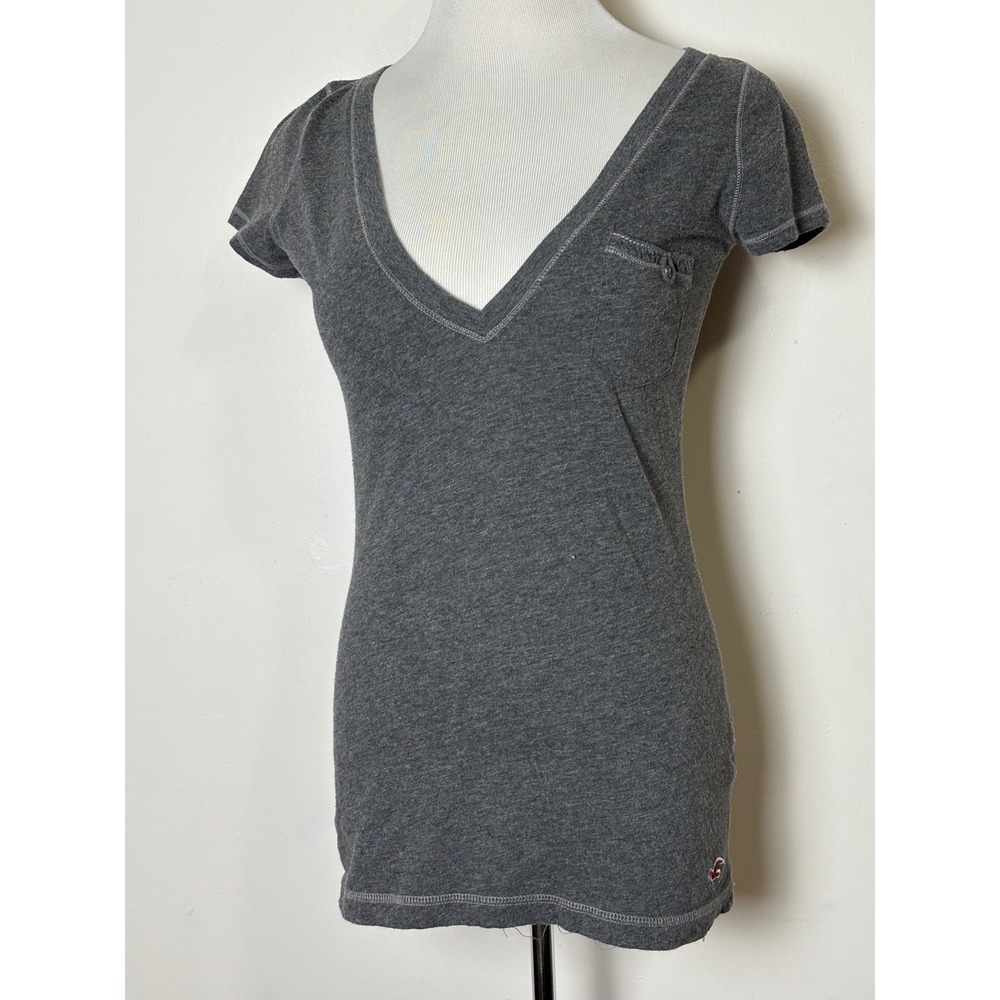 Hollister Womens VTG Y2K V-Neck Pocket T Shirt‎ Small Logo Fitted Short Sleeve